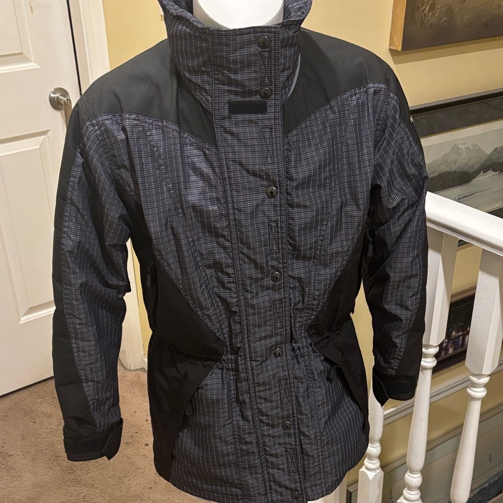 The North Face Extreme Light Women's Black and Gray Ski Jacketed